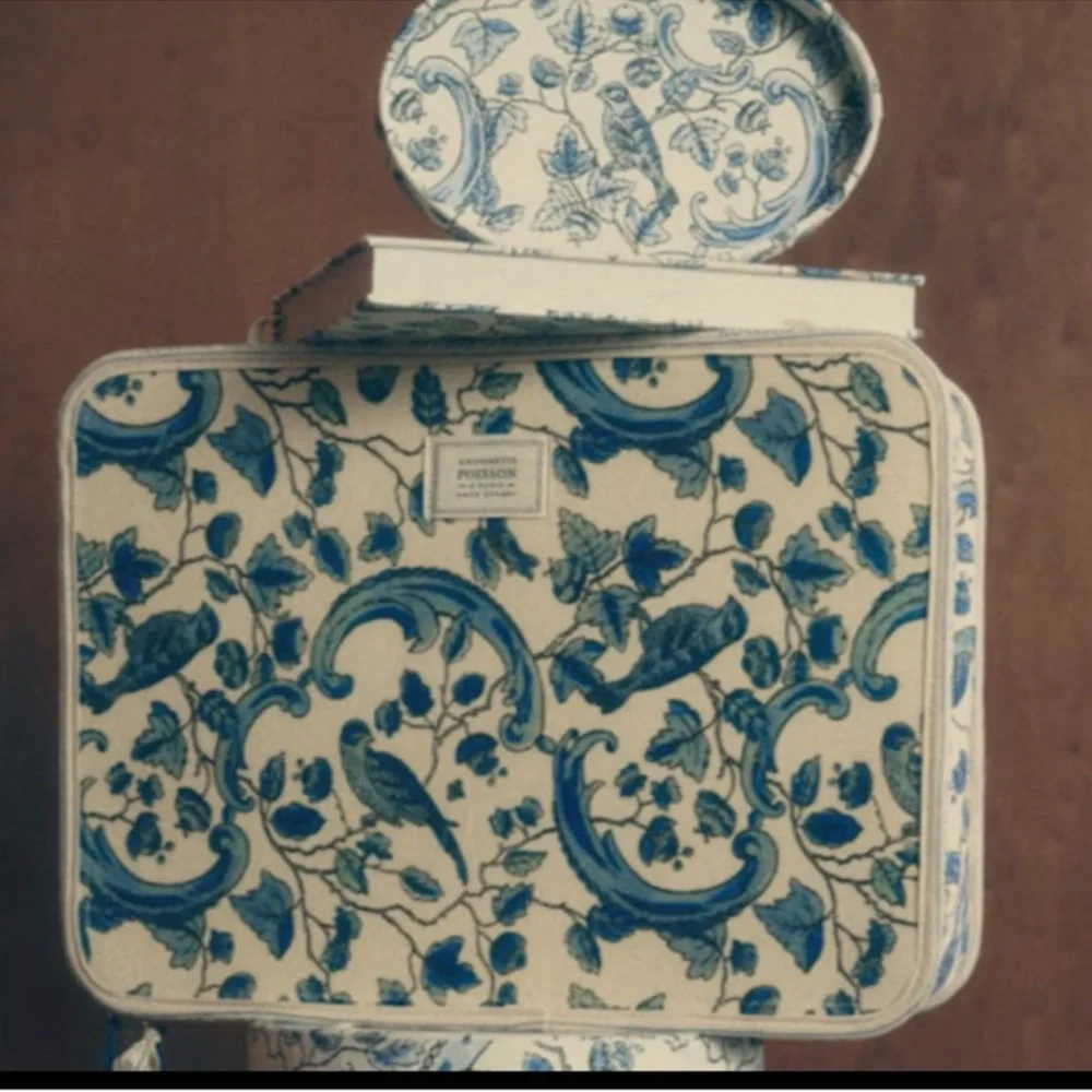 Sezane x Antoinette Poisson Floral Blue and White Travel Case - Picture 8 of 8